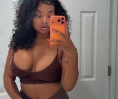 Houston Outcall Only — Curly Hair, Golden Skin Escort (Up to Multiple Hours) - Image 4