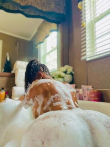 Upscale chocolate natural soft baddie (29) — erotic/sensual massage artist - 1