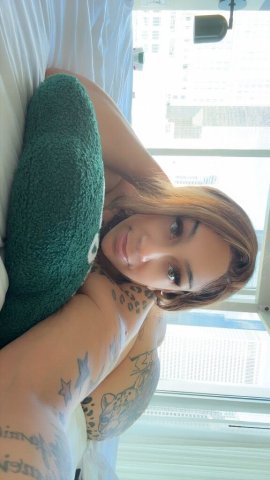 New in the Raleigh-Durham Area — Escort With a Big, Curvy Look - 1