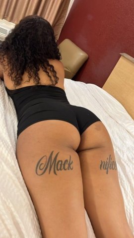 Phoenix Incalls  5'11 Big Tits — Slim Thick (21) - 1