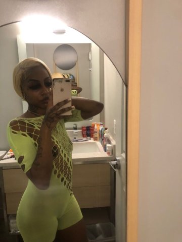 Petite “wet freak” 1-night female escort in Dothan — incall 2-girl specials - 1