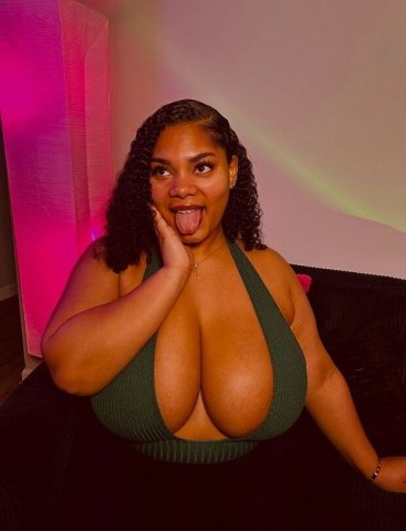 Curvy BBW Escort with Sweet Smile (BBW Outcalls & Incalls) - 1