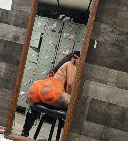 Philadelphia PA Discreet Female Massage Escort — Full Body Massage - 1