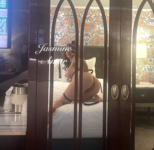 Jasmine Amor — Mexican & Filipino Female Escort (SLC) - 1