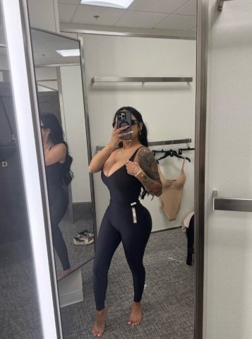 Lexington KY Female Escort — Sarah, Nuru Massage & Cardate - 1