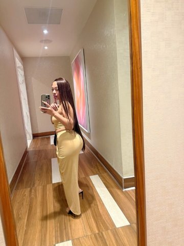 Exotic Goddess (21) — Discreet Escort for Dinner, Social Events & Conversation - 1