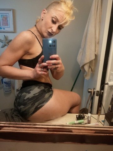 West Palm Beach Car Date with No-Deposit Text Service (Nikki Slay) - 1