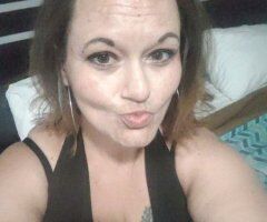 Texarkana Discreet Female Escort — Truck-Friendly Companion (Mature) - Image 9