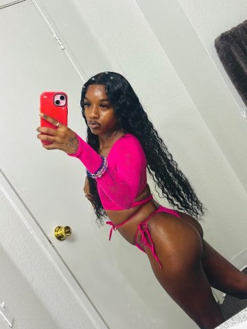 Seattle Female Escort — Incall & Outcall Available - 1