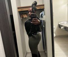 Minneapolis / St. Paul escorts - Minneapolis/St. Paul Female Escort — Video Chat Verification