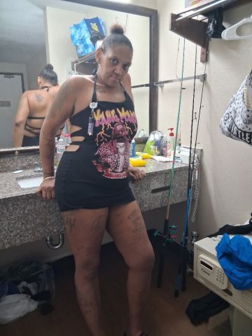 Charleston Female Escort — Outcalls & Car Dates - 1