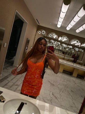 Long Beach Incalls & Outcalls — Hotel Fun, Petite Sessions - 1