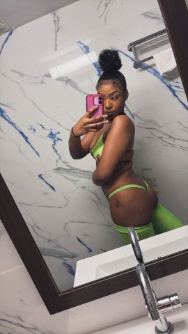 New In Town 5'4 Slim Thick & Petite Nympho — Discreet Outcalls (New Haven, CT) — Services: Bare, BBJ, Anal, GFE, DATY - 1