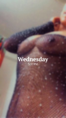 Tacoma Petite Female Escort — IN/Outcalls - 1