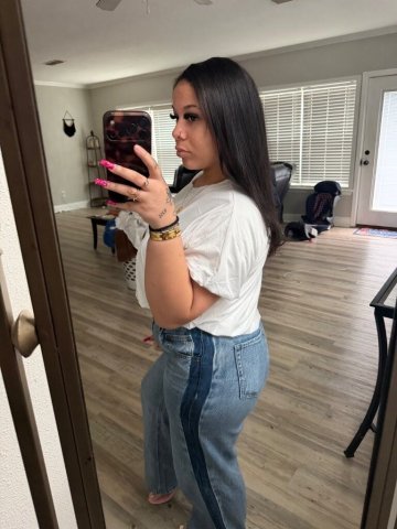 Cum See Me  (19) — Curvy, Snuggable Figure - 1