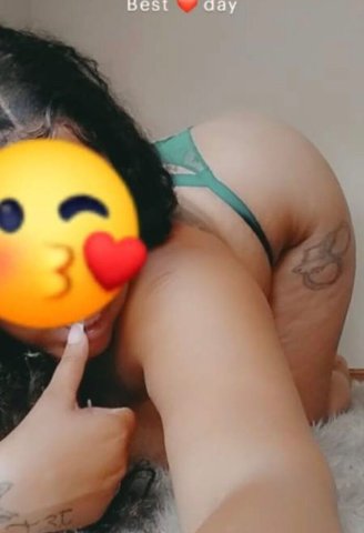 Milwaukee Female Escort — In-call or out-call deep throat - 1