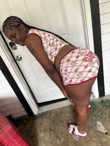 Atlanta GA Mature Female Escort - 1