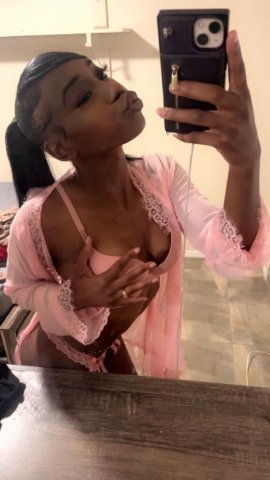 Palm Springs Female Escort — Outcalls with Car Play, FaceTime Verification - 1