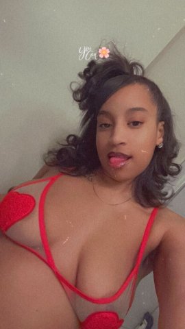 Fresno, CA Female Escort — New In Town Fun Size Incall/Outcall - 1