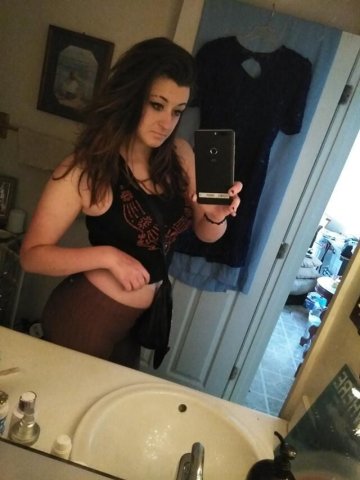 Los Angeles Female Escort — In-call & out-call car fun, overnight + content/video options - 1