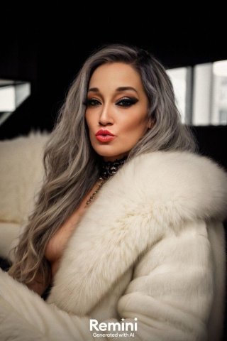 Jade Jewels Visiting Houston Galleria Area — Blonde GFE Companion - 1