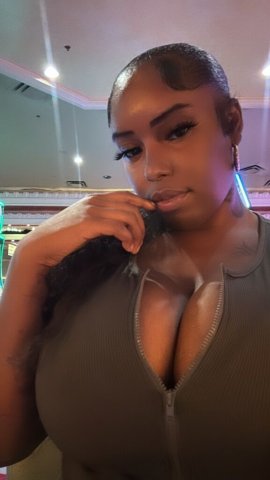 Discreet, professional 22 escort in Tucson — incalls, outcalls & FaceTime - 1