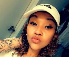 Mid Cities escorts - Mid Cities, Texas 25-Year-Old Female Escort — Kissing, Threesome & Oral