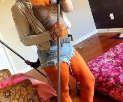 Mid Cities, Texas 25-Year-Old Female Escort — Kissing, Threesome & Oral - Image 3