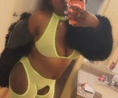 Everett Female Escort — $20 Deposit for In-Calls & Out-Calls, Overnights - Image 3