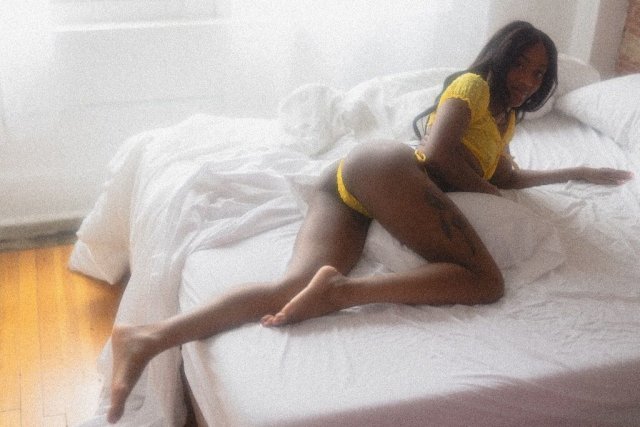 Annapolis Incall Special — Upscale Female Escort with Massage, Dinner Dates & Overnights - 1