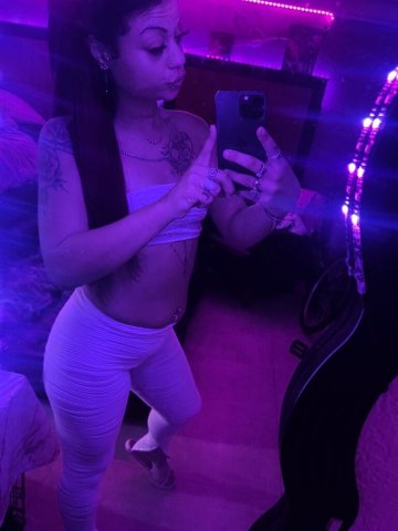 Lawrence, Kansas Female Escort — FaceTime Shows, Sexting & Content (Menu by Text) - 1
