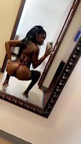 Everett WA Petite Curvy Caribbean Female Escort — Outcall Connection - 1