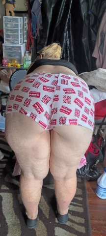 Columbus, OH Female Escort — Throat Goats Specialty - 1