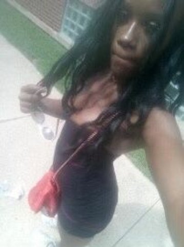 Chicago Female Escort — Full Service Pussy Play & Deep Throat Specials - 1