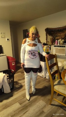 Provo, UT In-Call Female Escort — Text-Only Scheduling - 1