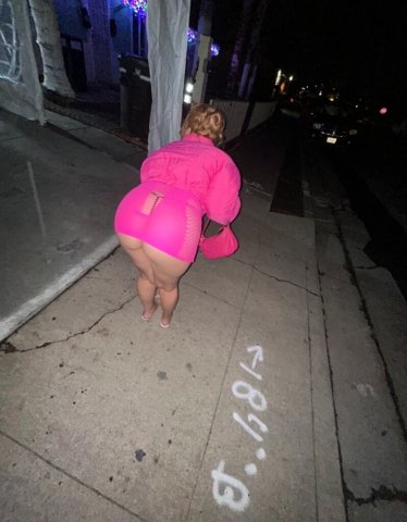 Sacramento Female Escort — Incalls & Outcalls (Car Dates) - 1
