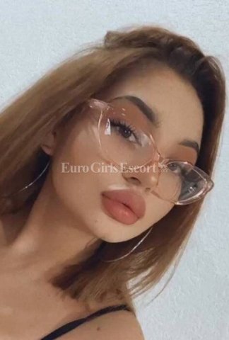 Melani — Female Escort, 27 (Red hair, blue-green eyes) — Florence/Europe outcall & incall - 1