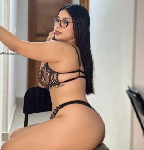 Siskiyou CA Escort — Pretty & Discreet - 1