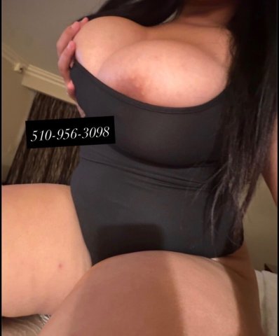 Watsonville CA Asian Busty Escort — Petite companion in-calls - 1