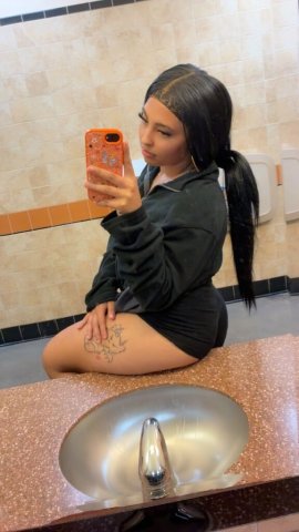 Waco, Texas Female Escort — slim-thick lightskin look - 1