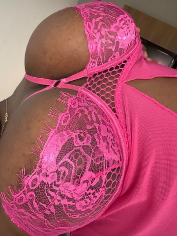 Greensboro NC Female Escort — discreet, sweet “goddess” play - 1
