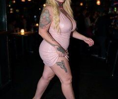 Summerlyn (MILF) — curvy inked escort for filming (no GFE) - Image 5