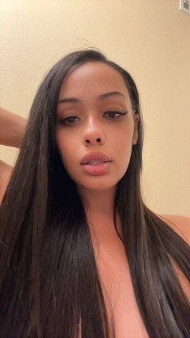 North Bay Light-Skin Babe — Hourly & Half-Hour Visits - 1