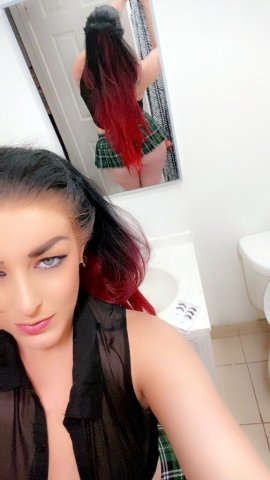 Palm Springs CA Female Escort — Alyx Ivy - 1