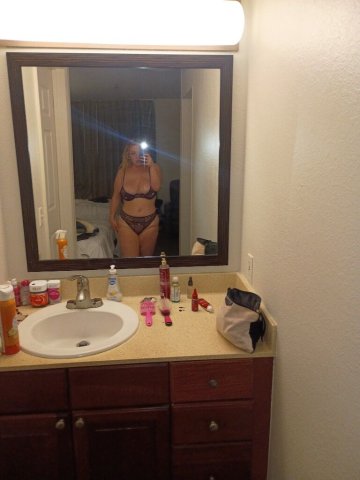 Norfolk, VA Busty Playmate Escort — FaceTime, Dinner Dates & Overnight Fun - 1