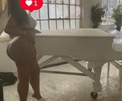 Bronx escorts - Bronx Female Escort for Thicker Thigh Tickling — Verified, Photo-Real