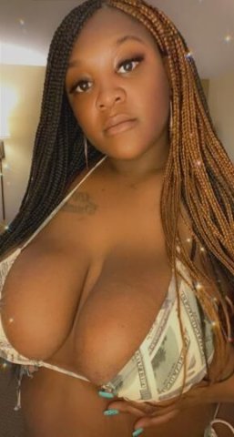 Peoria Curvy Female Escort — Fetish-Friendly Content & Fixt Shows - 1