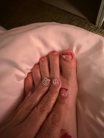 Bakersfield Female Escort — In-Call Sessions & Irish/Latina - 1