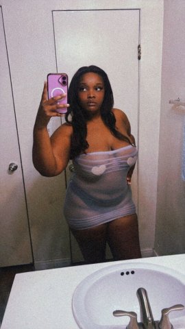 Houston Sexy Mature Female Escort — pleasure-focused sessions - 1