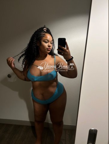 Yasmine — BBW Filipina & Afro-Dominicana, Texas-tall in-town selfie/facetiming - 1